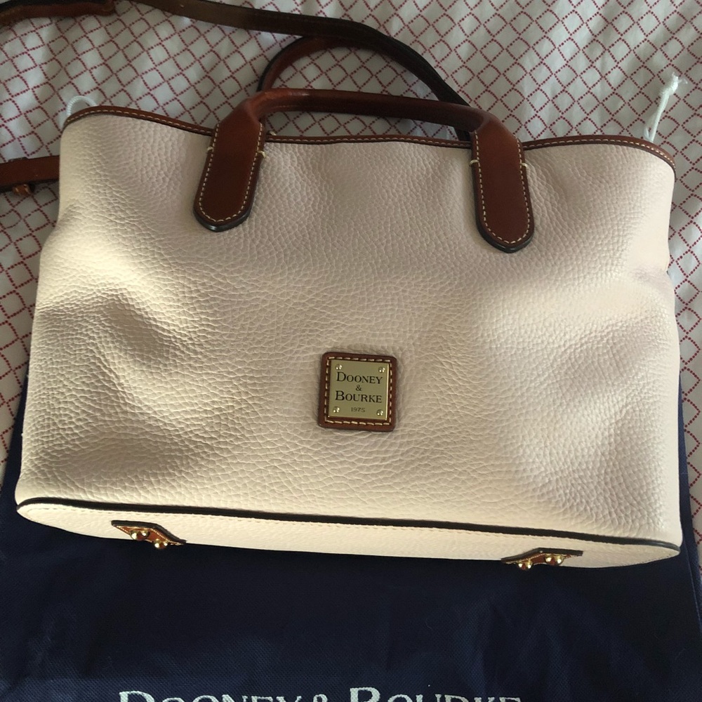 Dooney and Bourke hand bag